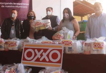 Dona Oxxo 600 despensas alimentarias al Sistema DIF de Ahome