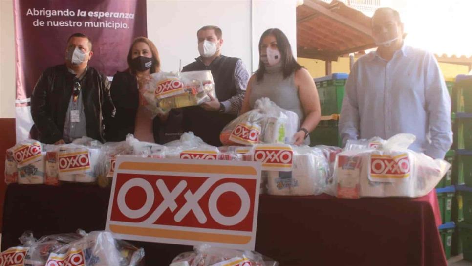 Dona Oxxo 600 despensas alimentarias al Sistema DIF de Ahome