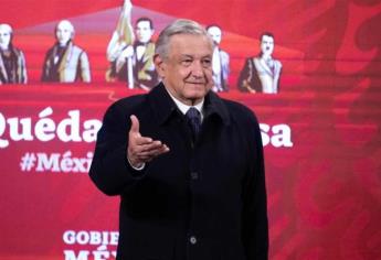 AMLO firma acuerdo con empresarios y trabajadores sobre fin de la subcontratación