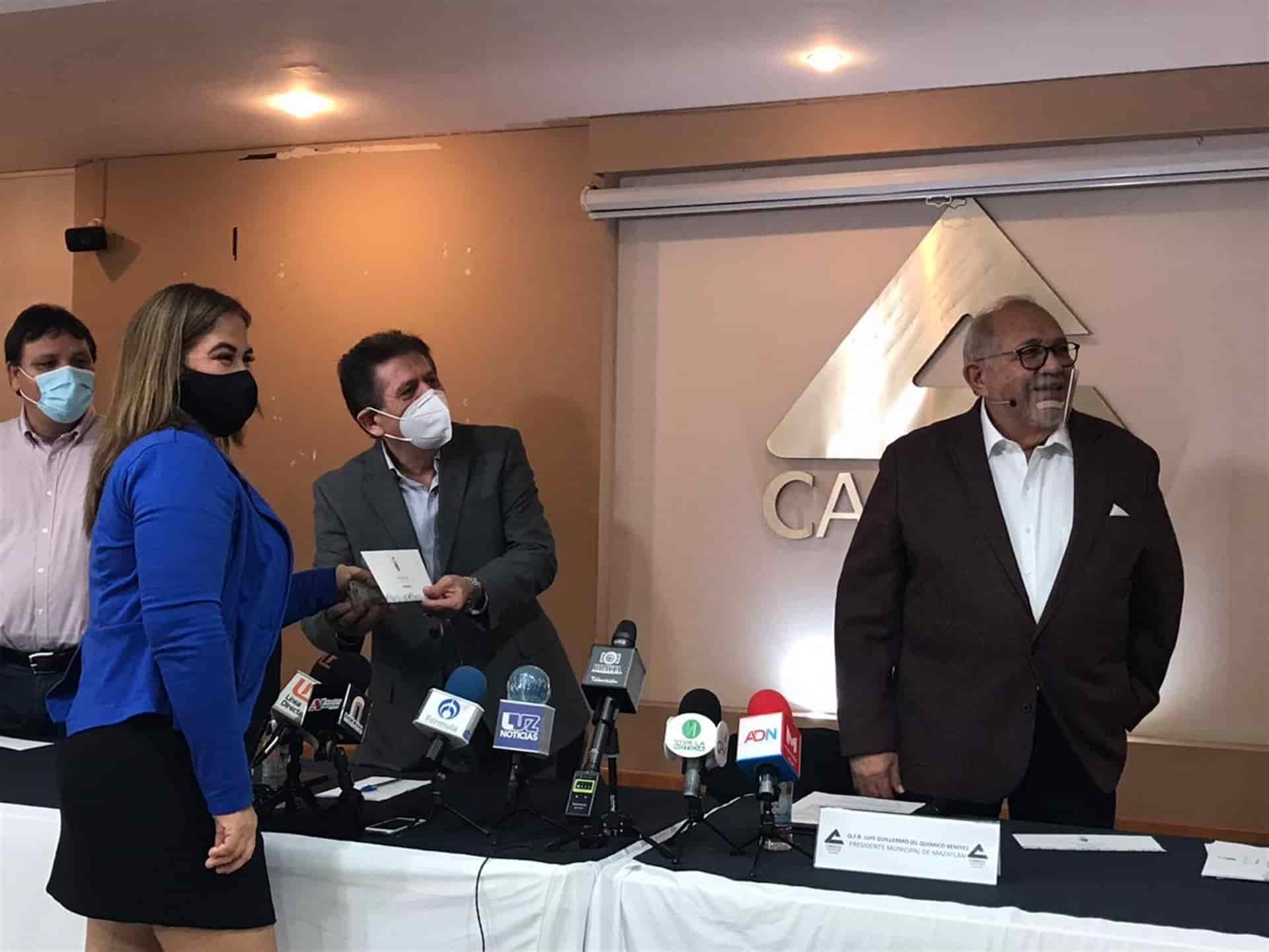 Entregan en Culiacán 10 premios del sorteo “Conoce Mazatlán”