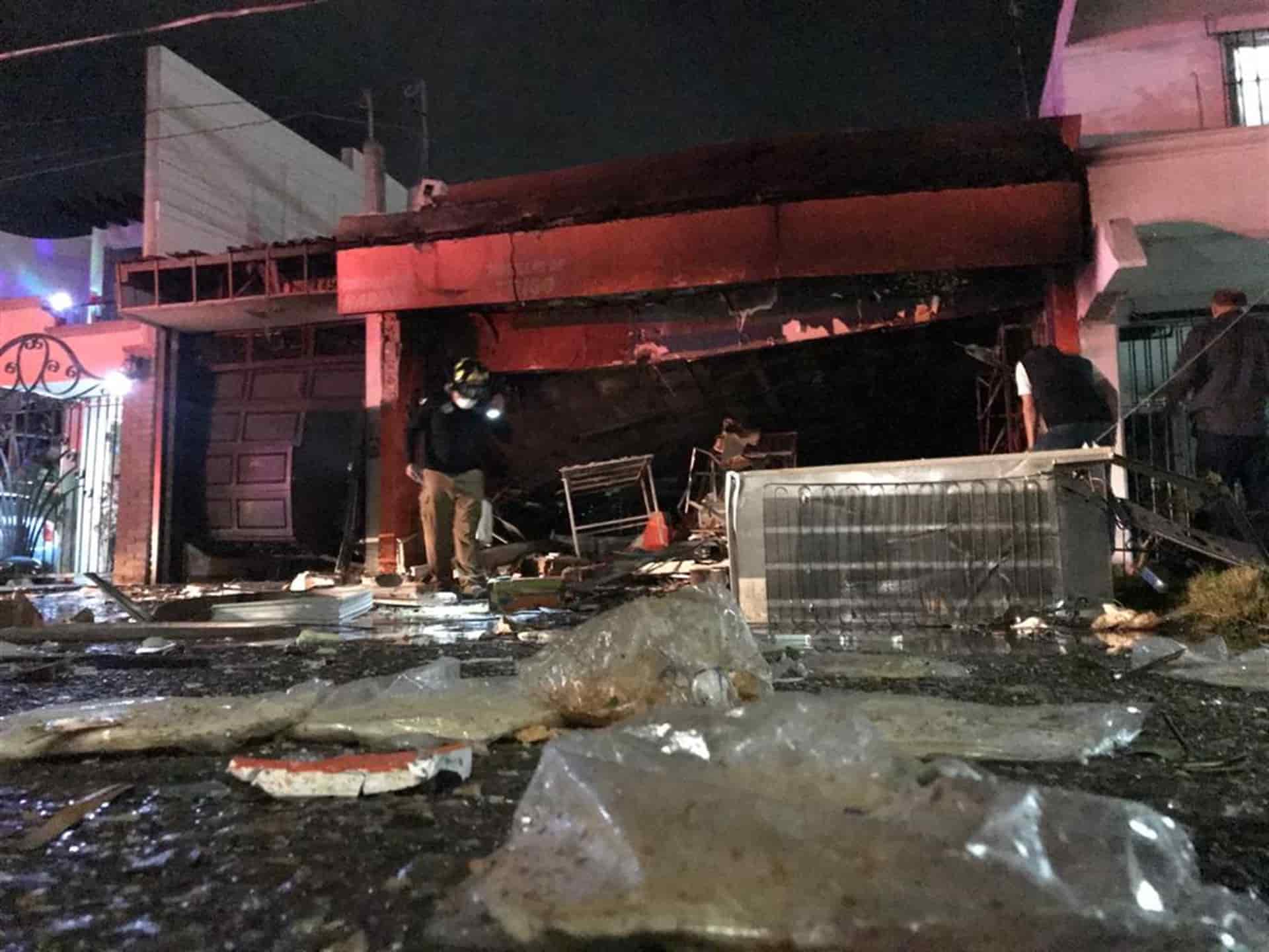 DRO revisa daños estructurales de viviendas y negocios contiguos a tortillería que explotó