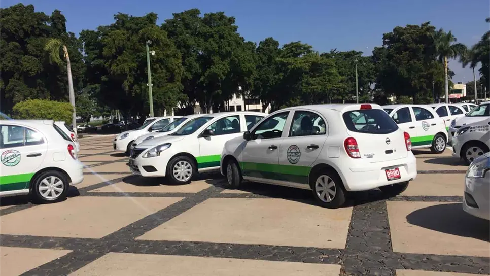 Entrega Ordaz Coppel 100 taxis en Sinaloa