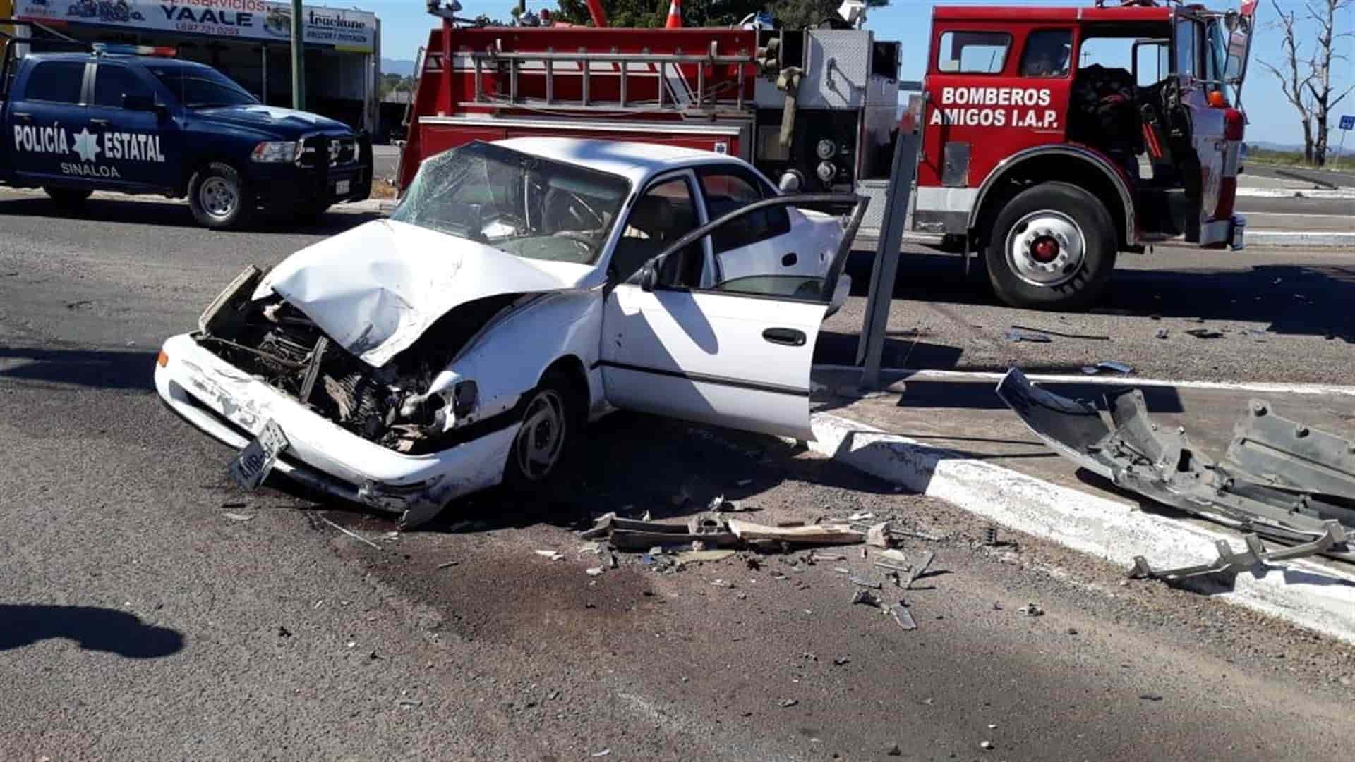 Accidente en Pericos deja a tres lesionados