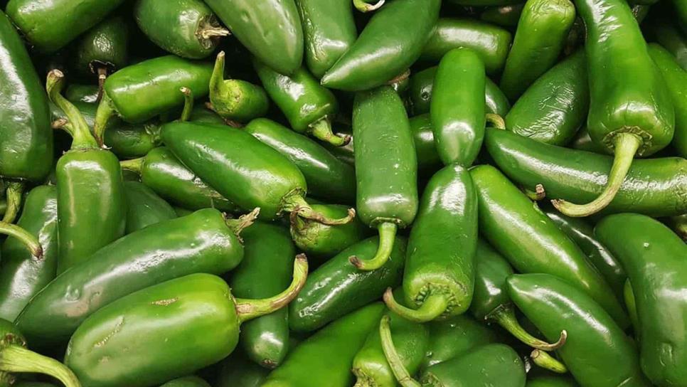 Chiles se venden hasta en un peso por kilo