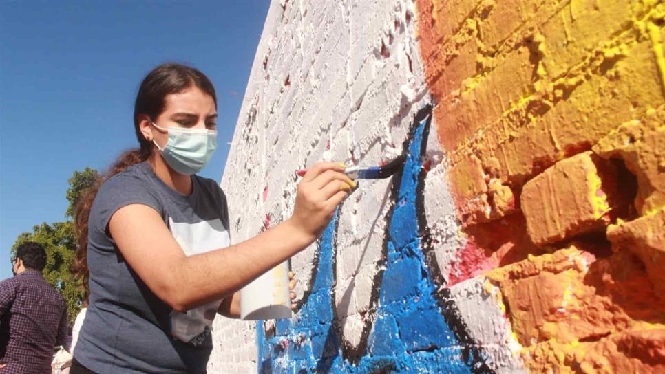 Secretario de Educación inaugura mural de arte urbano en Los Mochis