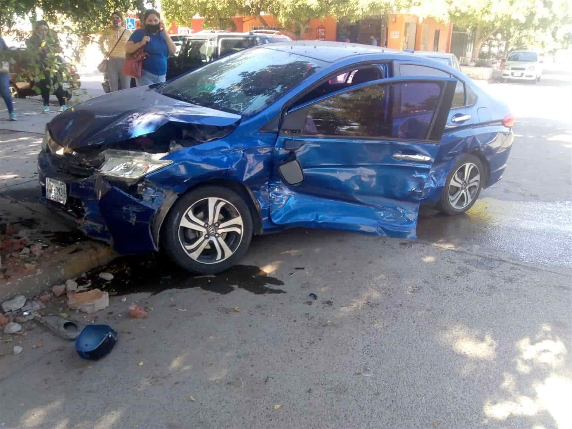 Accidentes en Guasave dejan tres lesionados y cuantiosos daños materiales