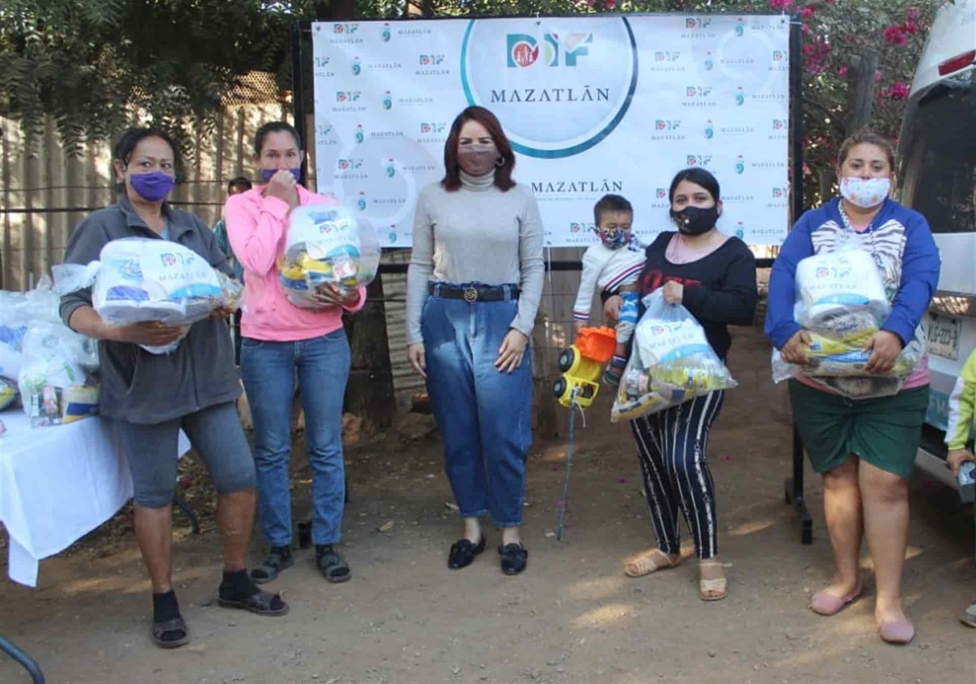 Entrega DIF Mazatlán 500 despensas donadas por Oxxo