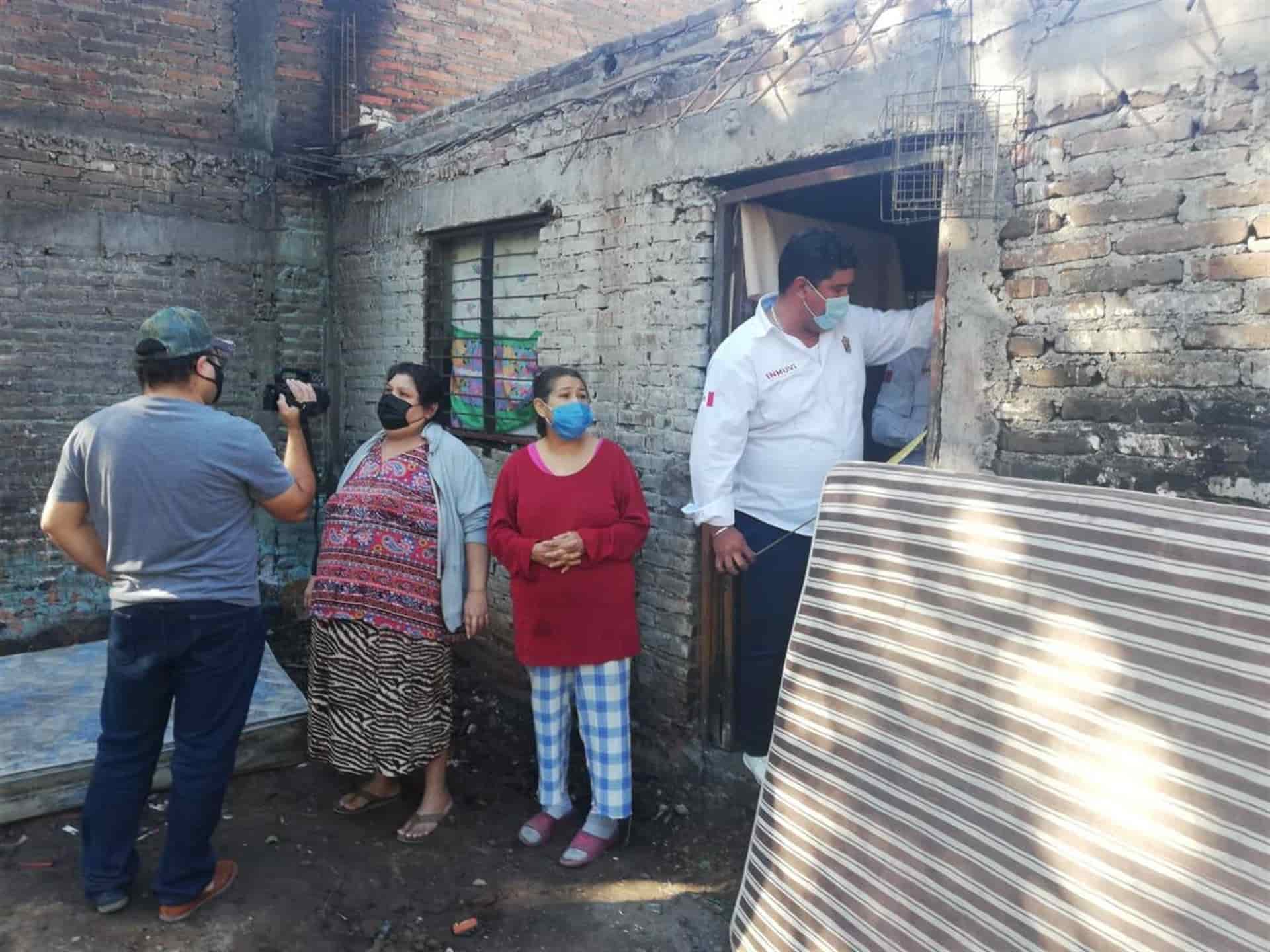 Rehabilitan viviendas afectadas por incendio en Los Mezcales