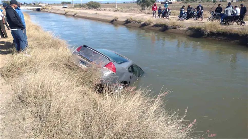 Cae joven a un canal en Ranchito de Zavala, Guasave