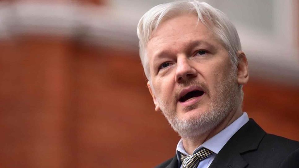 López Obrador ofrece asilo político a Julian Assange