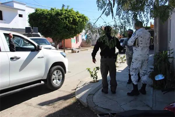 Autoridades federales aseguran inmueble utilizado para la presunta venta de huachicol Autoridades federales aseguran inmueble utilizado para la presunta venta de huachicol