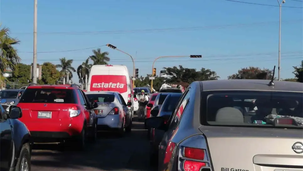 Fallan 4 semáforos en Mazatlán por obras de CFE