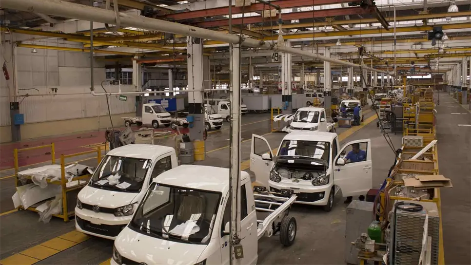 Vista general de una planta ensambladora de Giant Motors. EFE/STR/Archivo