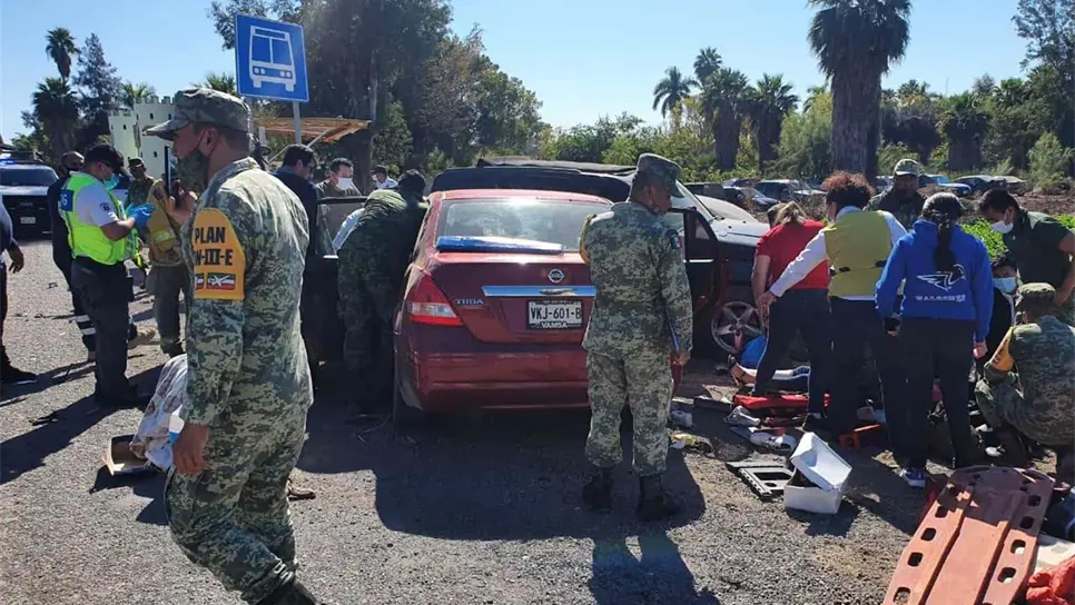 Jóvenes se impactan en la México 15 y provocan carambola al regresar de Tijuana