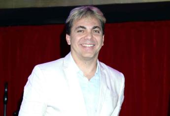 Un Cristian Castro feliz presenta a su nueva pareja en las redes sociales