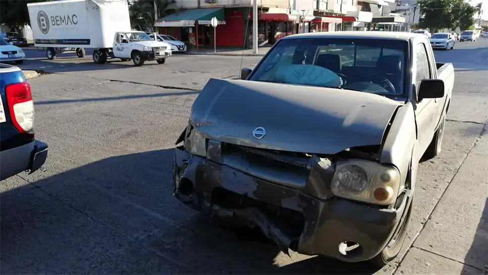 Elementos de la Guardia Nacional chocan en Los Mochis