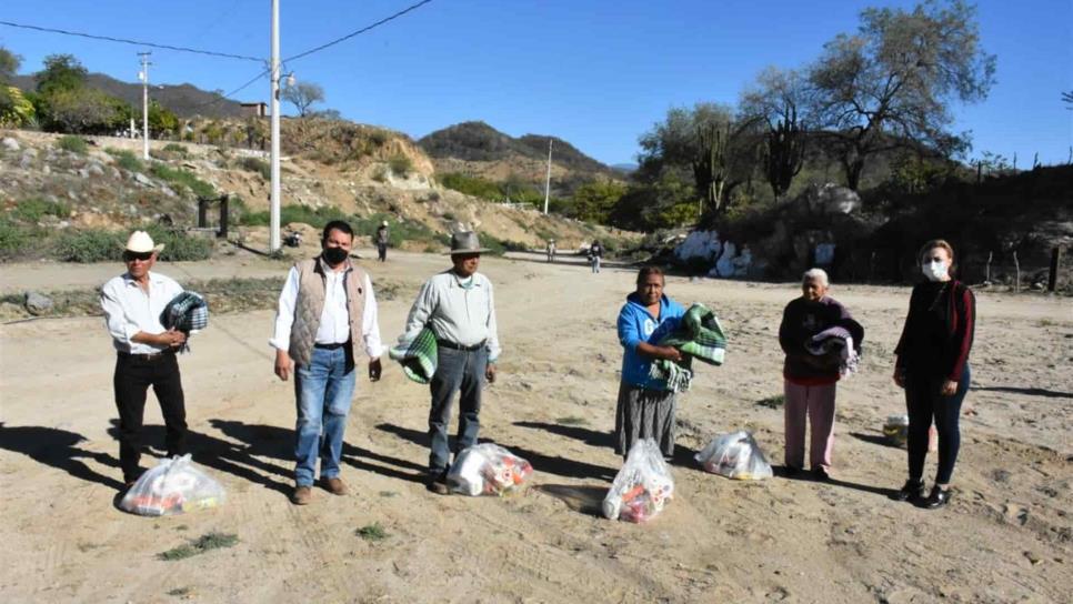 Continúa Ayuntamiento de Choix con entrega de apoyos invernales