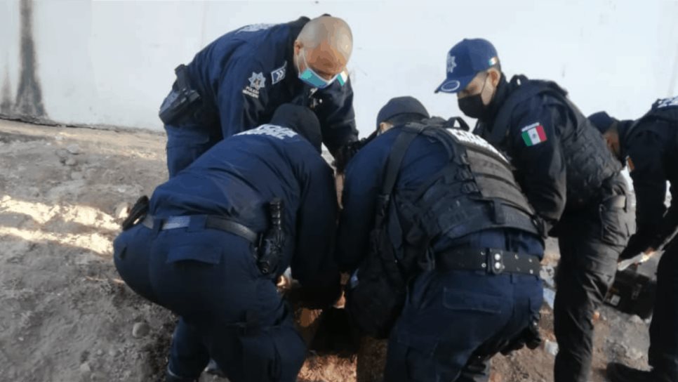 Policías de Culiacán auxilian a mujer que se cortó las venas en Parque Las Riberas