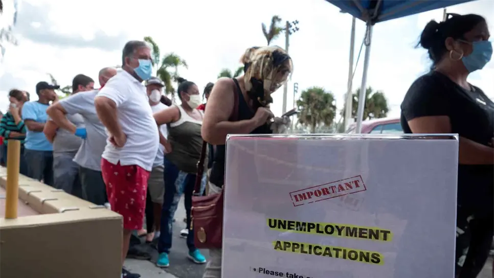 Aumentan a 965 mil las solicitudes semanales de subsidio por desempleo en EE.UU.