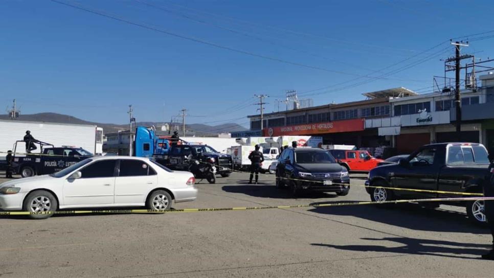 Asesinan a balazos a hombre en el Mercado de Abastos de Culiacán