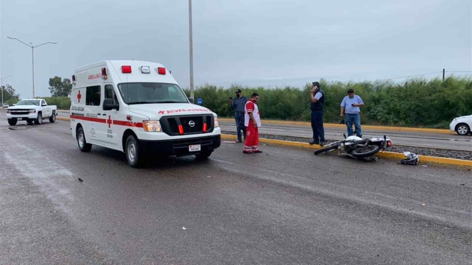 Conductor de una Honda CR-V embiste motociclista en Los Mochis y se da la fuga
