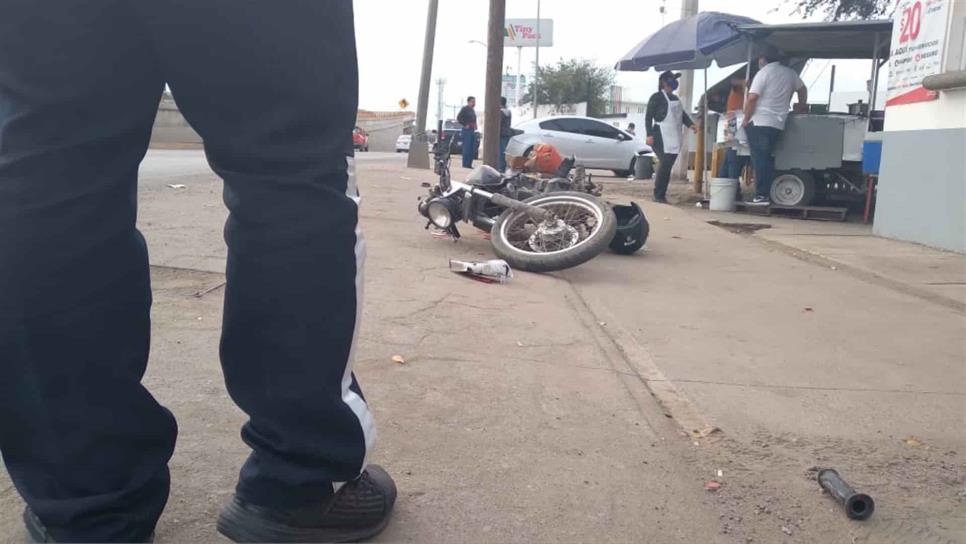 Se lesiona un motociclista en choque por alcance en Mazatlán