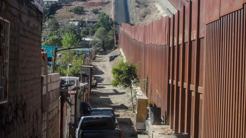 Sin muro, los migrantes varados en Tijuana ven esperanza para llegar a EE.UU.