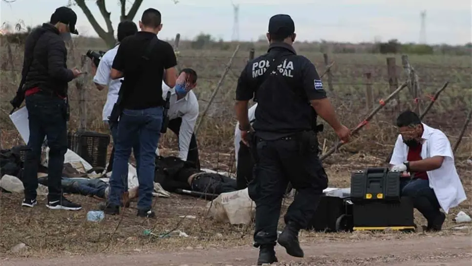Identifican a asesinados en camino de terracería de Guamúchil
