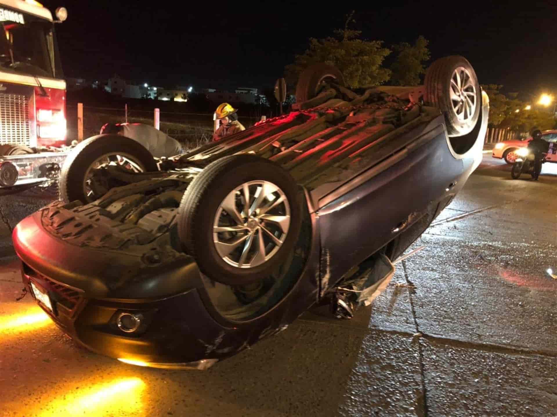 Alcalde de Concordia choca y provoca volcadura