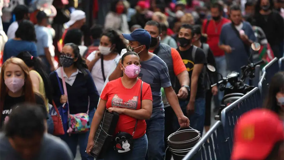 Fotografía de una calle peatonal en el centro histórico de Ciudad de México (México). EFE/ Sáshenka Gutiérrez/Archivo