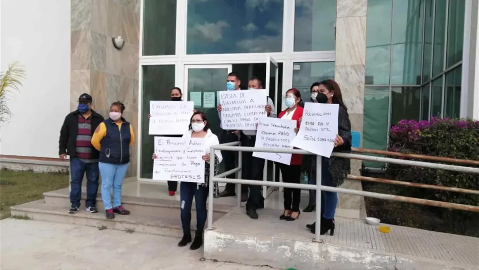 Trabajadores administrativos de SEPyC exigen el pago de prestación