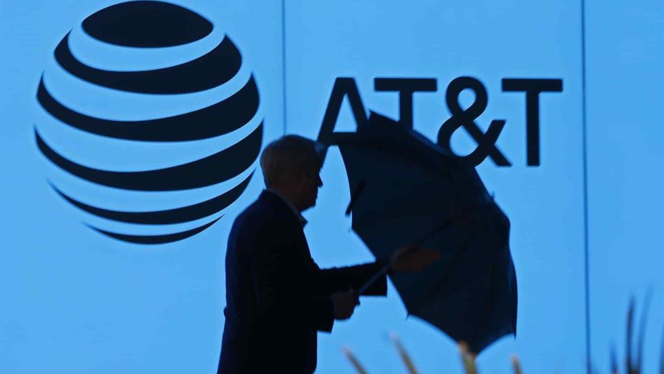 AT&T pierde 5,176 millones en 2020 por su negocio de televisión de pago