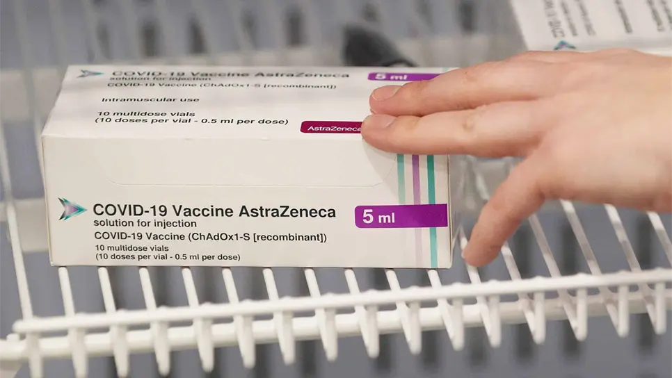 Mayoría de países europeos no aplicará vacuna AstraZeneca a los de más de 65 años