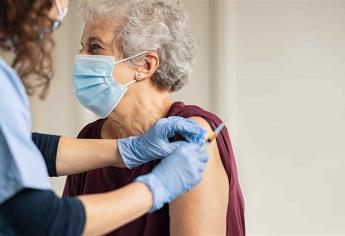 Por voluntad propia, personas de 60+ pueden recibir cuarta dosis covid en Sinaloa: Cuén