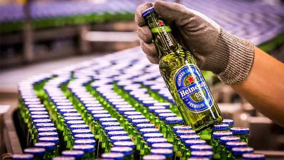 Heineken recortará 8 mil empleos para reducir los costos tras caer su facturación