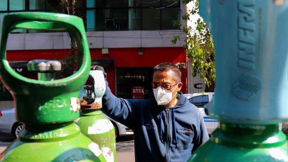 Usar oxígeno industrial en personas afectaría pulmones, dice experto de la UNAM