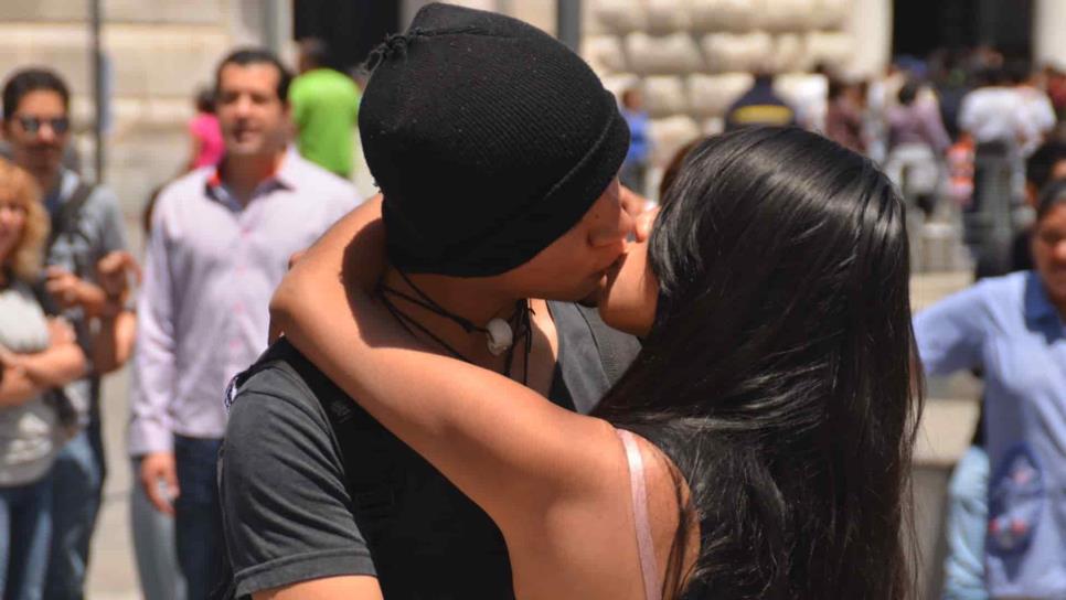 Más de la mitad de jóvenes en México no usa protección durante el sexo