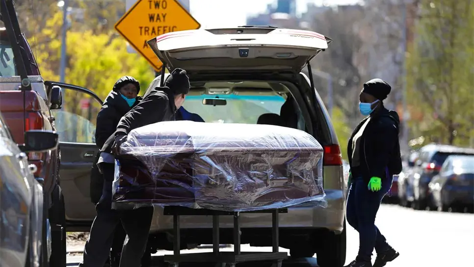 Estados Unidos rebasa 475 mil muertes por la pandemia