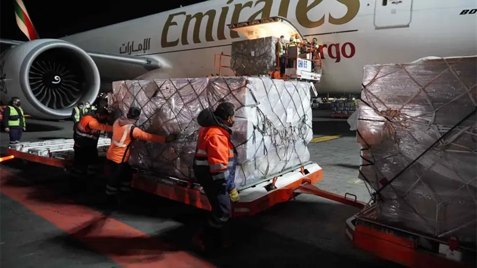 Recibe México embarque con 870 mil dosis de vacunas contra el virus SARS-CoV-2