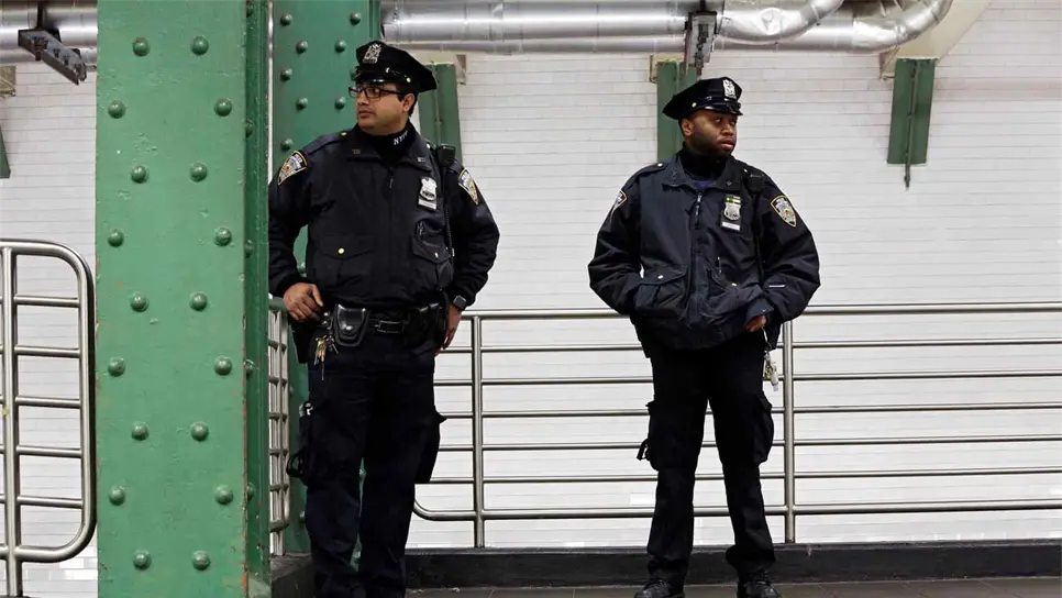 Nueva York despliega 500 policías más en el metro tras cuatro apuñalamientos