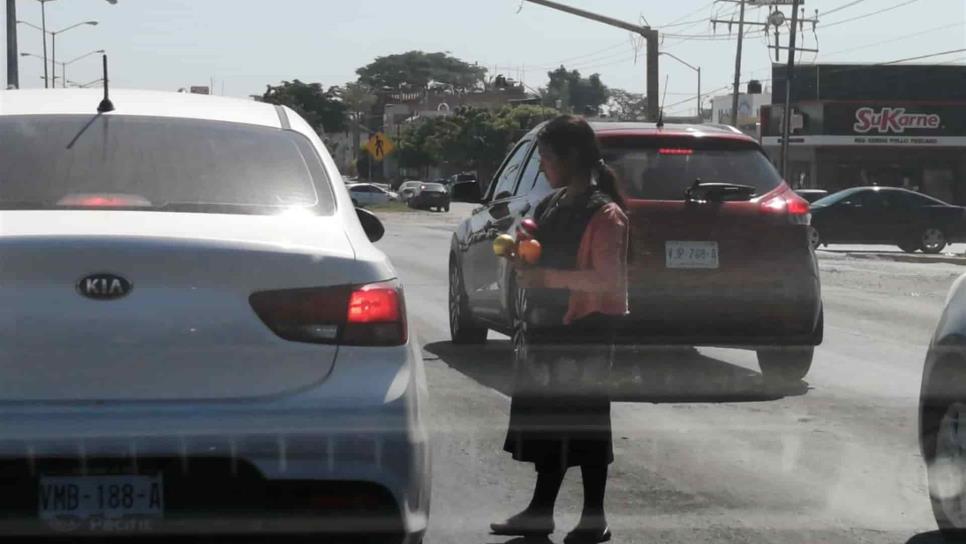 Al dar monedas, ciudadanos fomentan que niños pidan dinero en calles: DIF Mazatlán