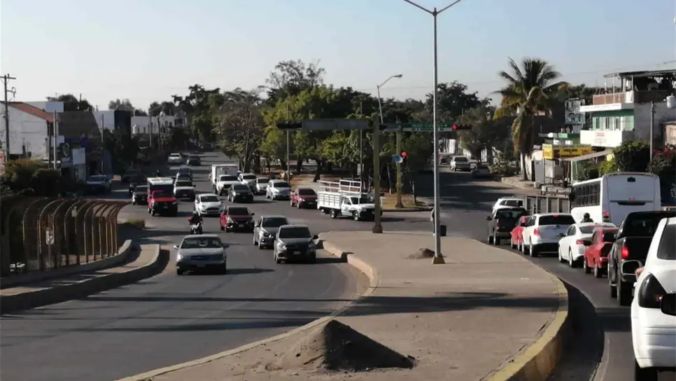 Dejan de funcionar semáforos y luminarias en Mazatlán por cortes de energía