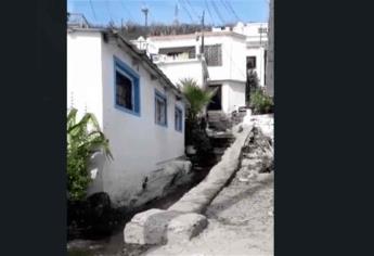 Vecinos de El Varadero se quejan que tienen días con una fuga de agua