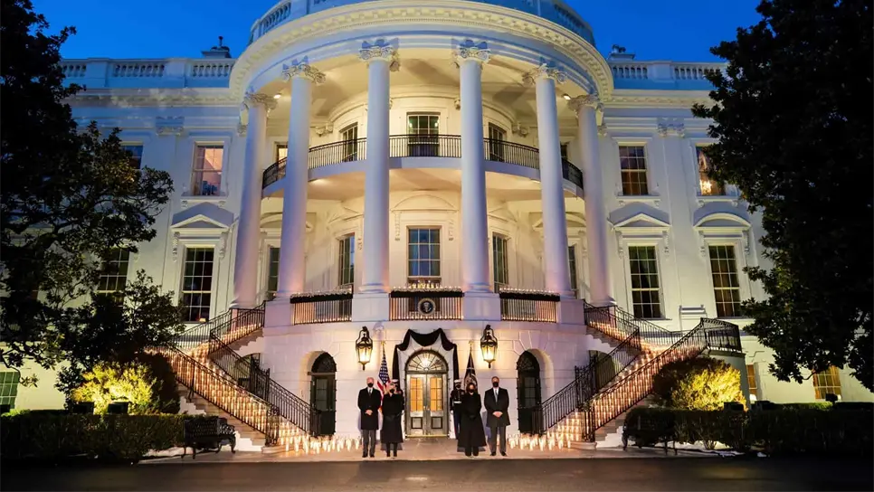 El presidente, Joe Biden, pronunció un discurso a la nación y organizó un homenaje a las víctimas. EFE/EPA/JIM LO SCALZO