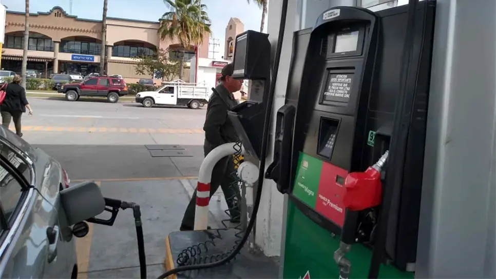 Sube el precio de la gasolina, aplican subsidio al IEPS en Magna y diésel