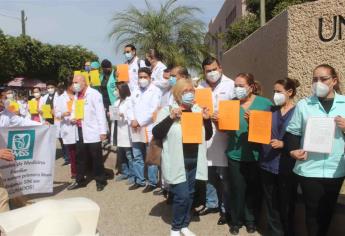 “O nos vacunan, o nos plantamos en el hospital Ginecopediátrico”