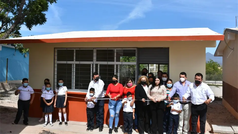 Inauguran autoridades de Choix un aula en la cabecera municipal