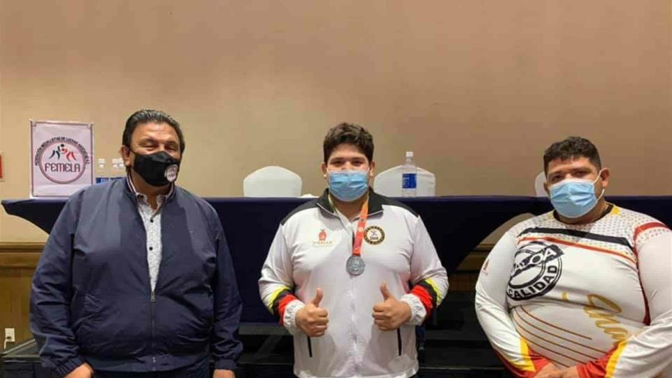 Paúl Morales queda subcampeón en Nacional de Primera Fuerza de Luchas Asociadas