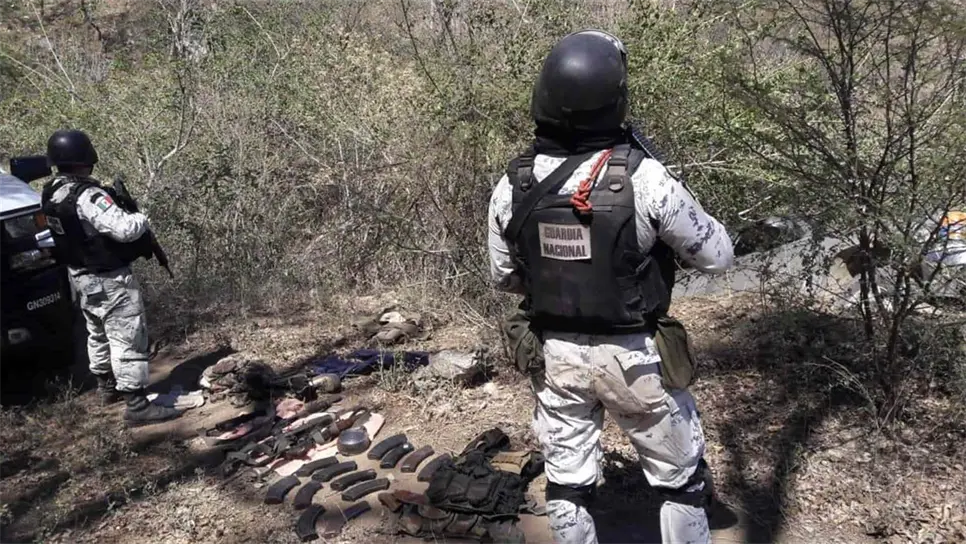 Aseguran arsenal y camioneta en Choix tras enfrentamientos entre Guardia Nacional y sicarios