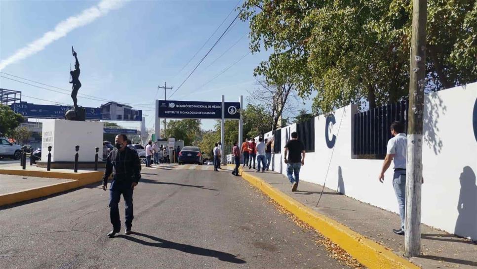 Se manifiestan trabajadores sindicalizados del Tec de Culiacán